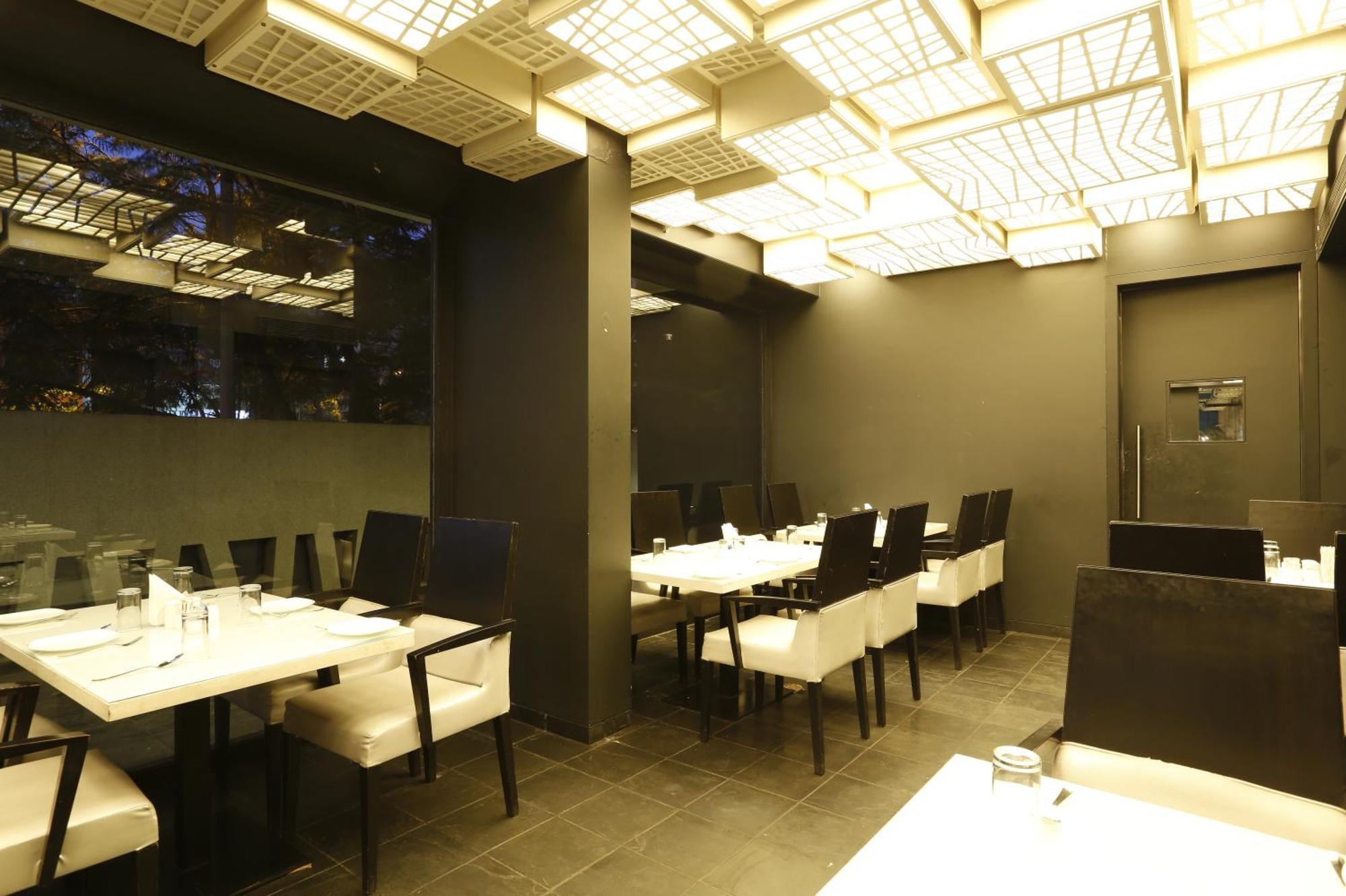 Dragonfly Hotel - The Art Hotel Mumbai Exterior photo