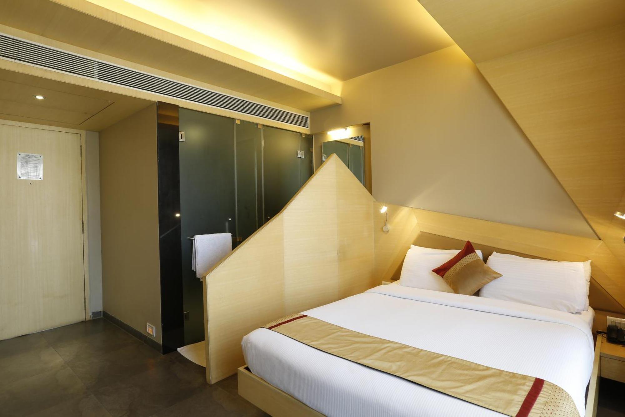 Dragonfly Hotel - The Art Hotel Mumbai Exterior photo