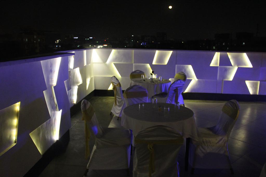 Dragonfly Hotel - The Art Hotel Mumbai Exterior photo